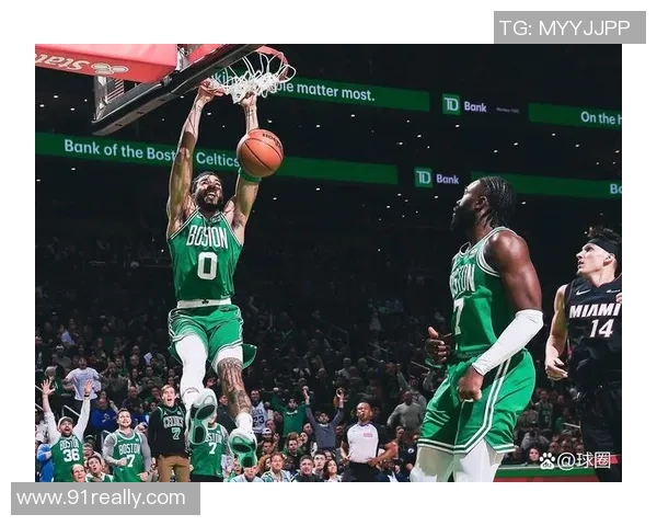 凯尔特人对阵骑士首场激战回顾与精彩瞬间分析